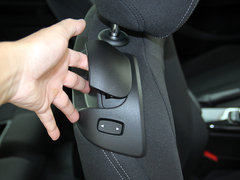 2014款 220i 2.0T 运动设计套装