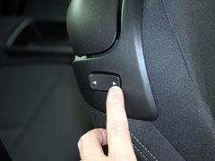 2014款 220i 2.0T 运动设计套装