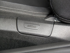 2014款 220i 2.0T 运动设计套装