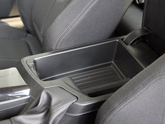 2014款 220i 2.0T 运动设计套装