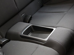 2014款 220i 2.0T 运动设计套装