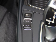 2014款 220i 2.0T 运动设计套装