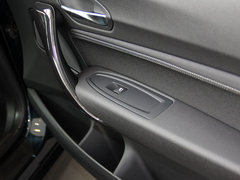2014款 220i 2.0T 运动设计套装