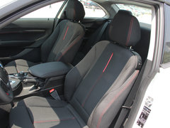 2014款 220i 2.0T 运动设计套装