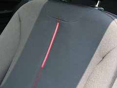 2014款 220i 2.0T 运动设计套装