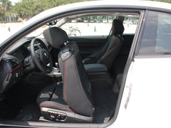2014款 220i 2.0T 运动设计套装