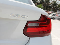 2014款 220i 2.0T 运动设计套装