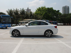 2014款 220i 2.0T 运动设计套装