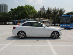 2014款 220i 2.0T 运动设计套装