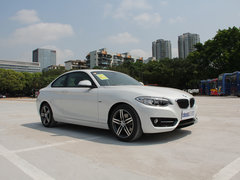 2014款 220i 2.0T 运动设计套装