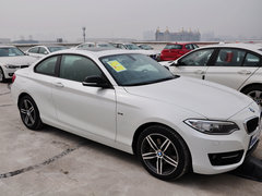 2014款 220i 2.0T 运动设计套装