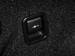 2014款 220i 2.0T 运动设计套装