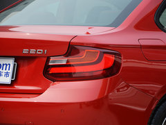 2014款 220i 2.0T 运动设计套装