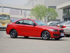 2014款 220i 2.0T 运动设计套装