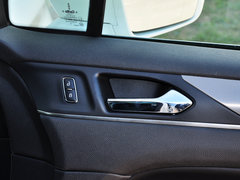 2014款 2.0T 自动 四驱尊耀版 5座