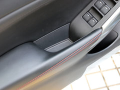 2014款 2.5L 自动 蓝天尊崇版