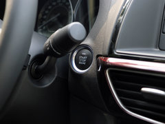2014款 2.5L 自动 蓝天尊崇版
