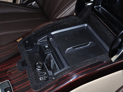 2014款 3.0 V6 SC Vogue SE 创世加长版 5座