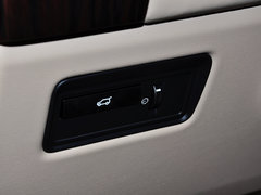2014款 3.0 V6 SC Vogue SE 创世加长版 5座