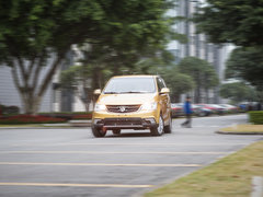 2014款 1.8L 手动 舒适型 7座