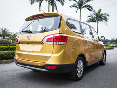 2014款 1.8L 手动 舒适型 7座