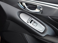 2014款 3.7L 豪华版
