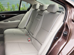 2014款 3.7L 豪华运动版