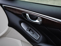 2014款 3.7L 豪华运动版