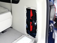 2014款 2.4L 自动 CT豪华商务舒适版 7座