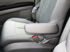 2014款 2.4L 自动 CT豪华商务舒适版 7座