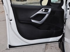 2014款 1.6L 手动 时尚版 5座