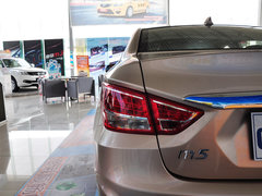 2014款 1.6L 自动 尊贵型