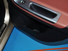 2014款 1.6L 自动 尊贵型