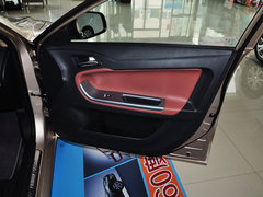 2014款 1.6L 自动 尊贵型