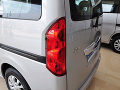 2014款 1.5L 手动 至尊型 7座