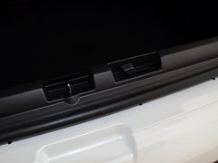 标致3008 2014款 1.6THP 自动 罗兰·加洛斯版 5座