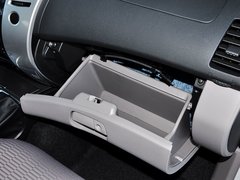 2014款 3.0L 自动 四驱行政版 7座