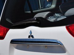 帕杰罗-劲畅 2014款 3.0L 自动 四驱行政版 7座