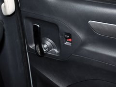 上汽大通MAXUS G10 2014款 2.0T 自动 豪华行政版 7座