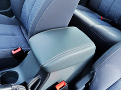 2014款 2.0T 手动 两驱精英型4D20B