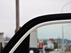 2014款 2.0L 汽油两驱自动典藏版 5座