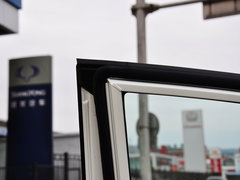 2014款 2.0L 汽油两驱自动典藏版 5座