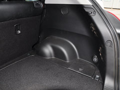2014款 2.0L 汽油两驱自动典藏版 5座