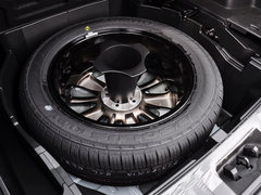2014款 2.0L 汽油两驱自动典藏版 5座
