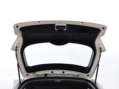 2014款 2.0L 汽油两驱自动典藏版 5座