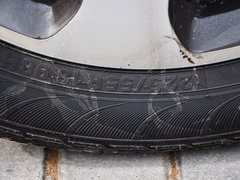 2014款 2.0L 汽油两驱自动典藏版 5座