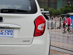 2014款 2.0L 汽油两驱自动典藏版 5座