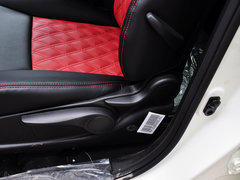 2014款 2.0L 汽油两驱自动典藏版 5座