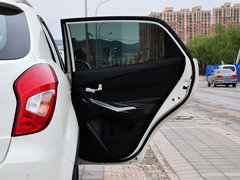 2014款 2.0L 汽油两驱自动典藏版 5座