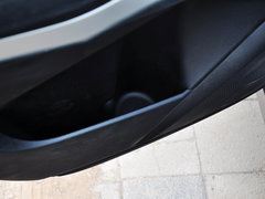 2014款 2.0L 汽油两驱自动典藏版 5座